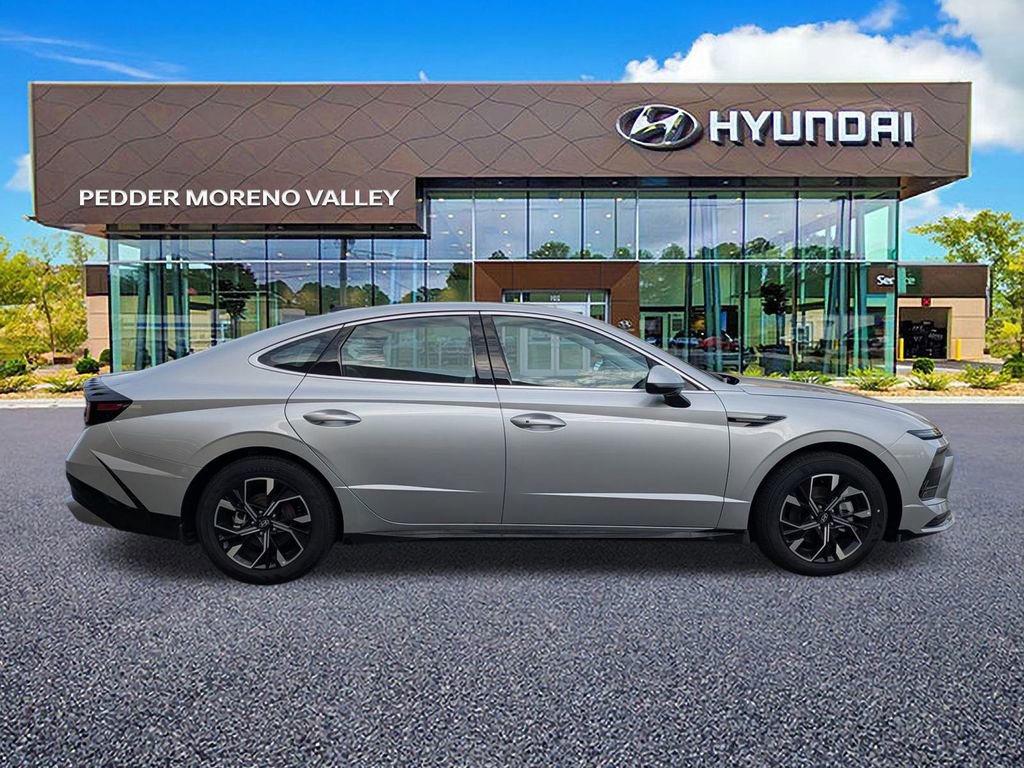 New 2025 Hyundai Sonata SEL image 3