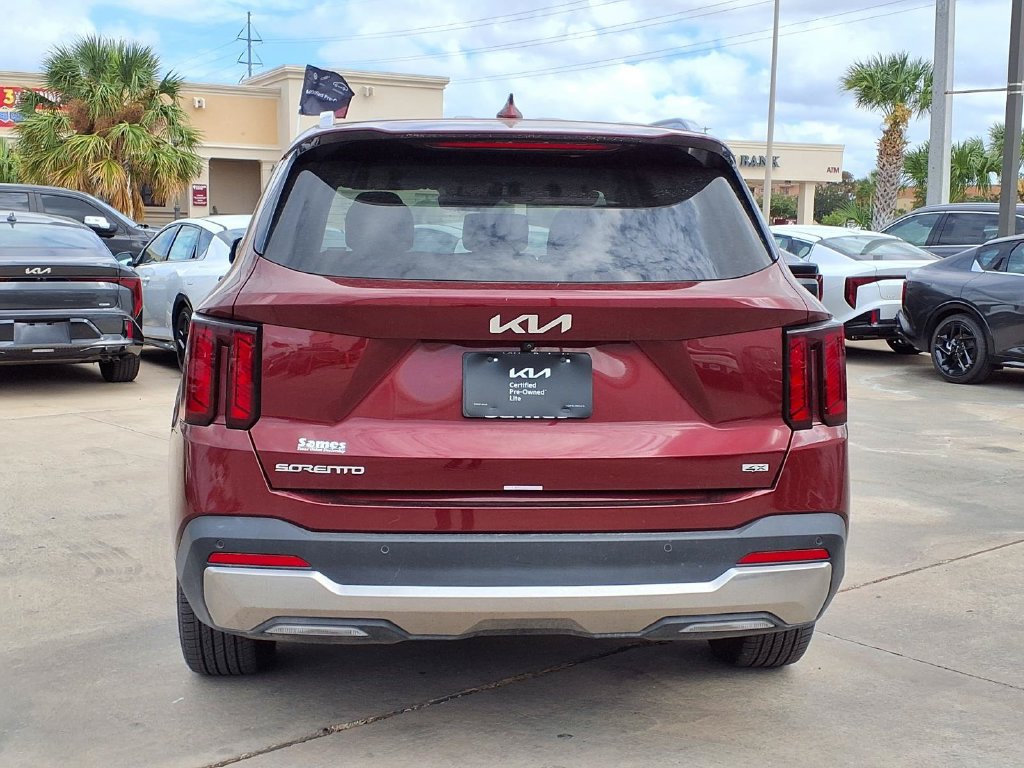 Used 2025 Kia Sorento S AWD/4WD image 6