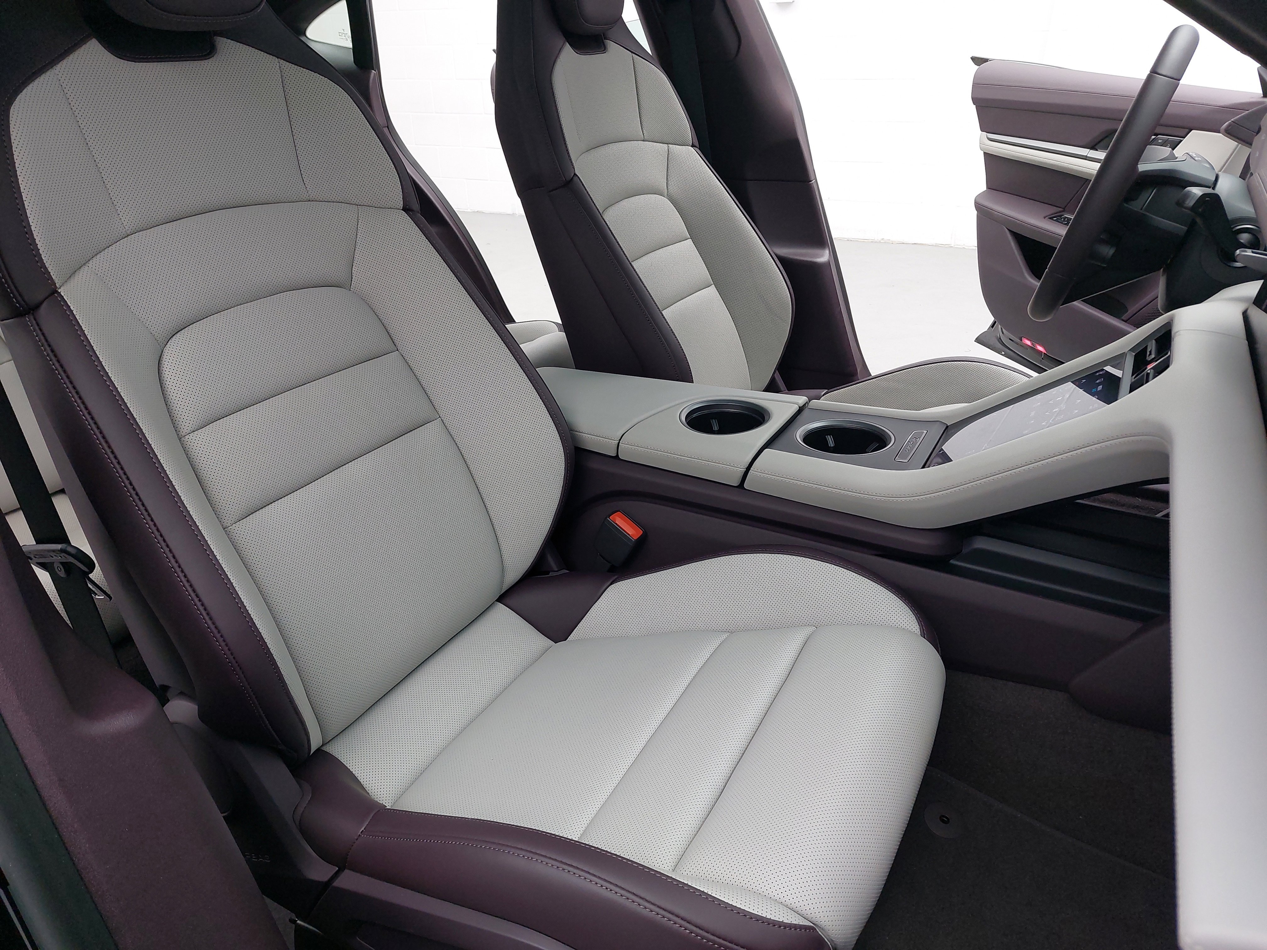 New 2025 Porsche Taycan 4S image 12