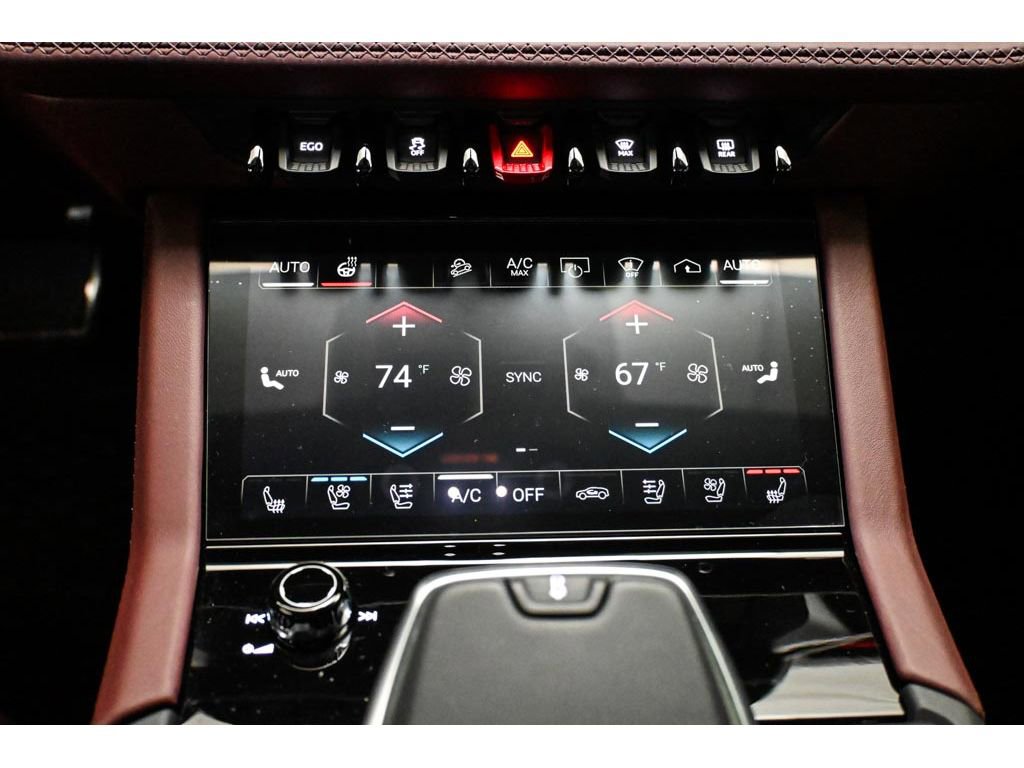 Used 2025 Lamborghini Urus SE image 71