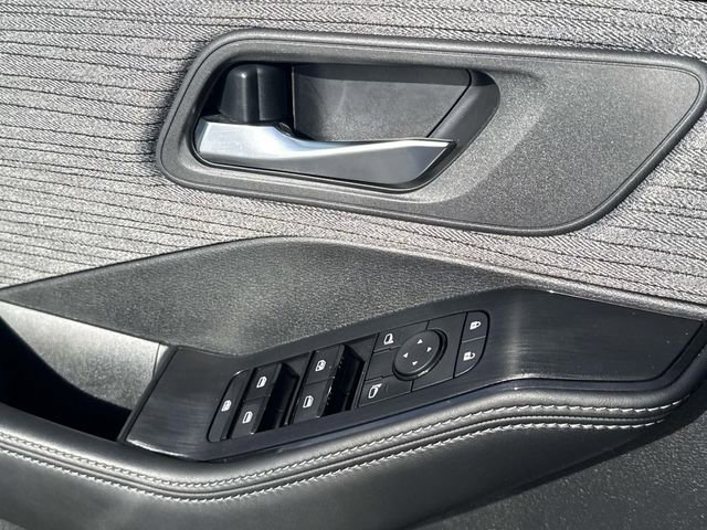 Certified 2023 Nissan Rogue SV image 26