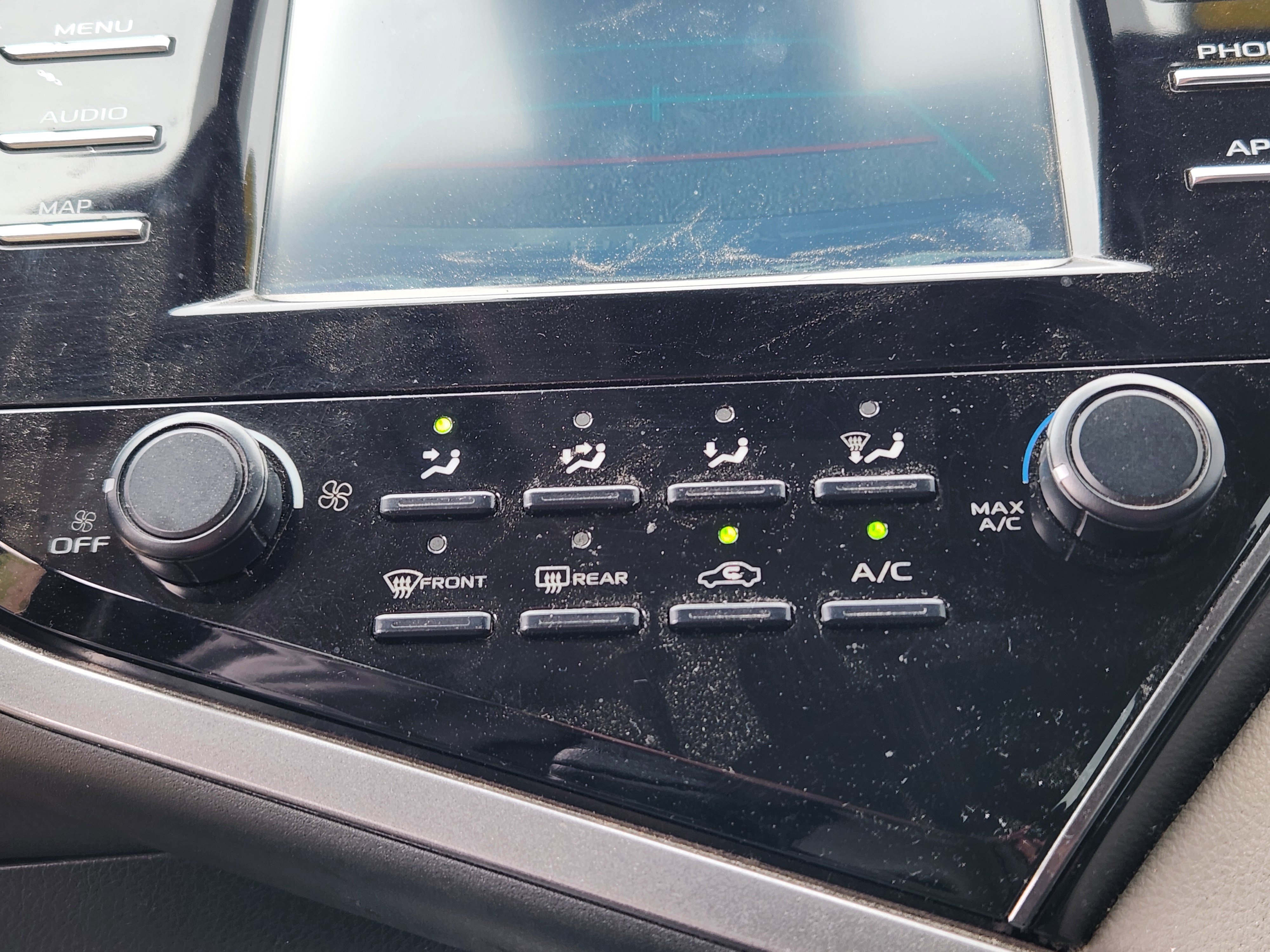 Used 2019 Toyota Camry LE FWD image 13