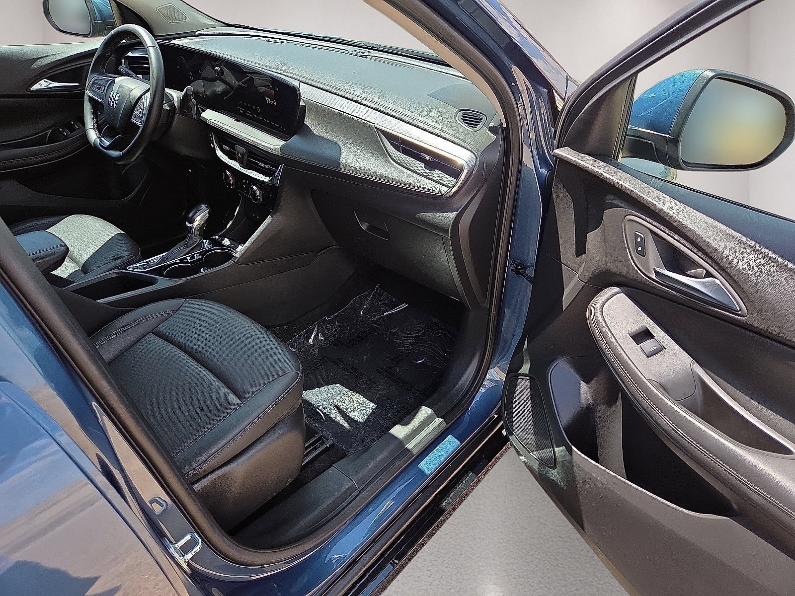 Used 2024 Buick Encore GX Sport Touring FWD image 12