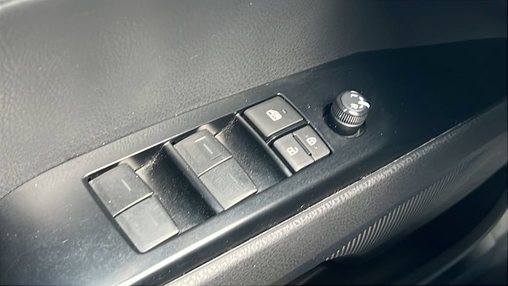 Used 2025 Toyota Camry SE FWD image 18