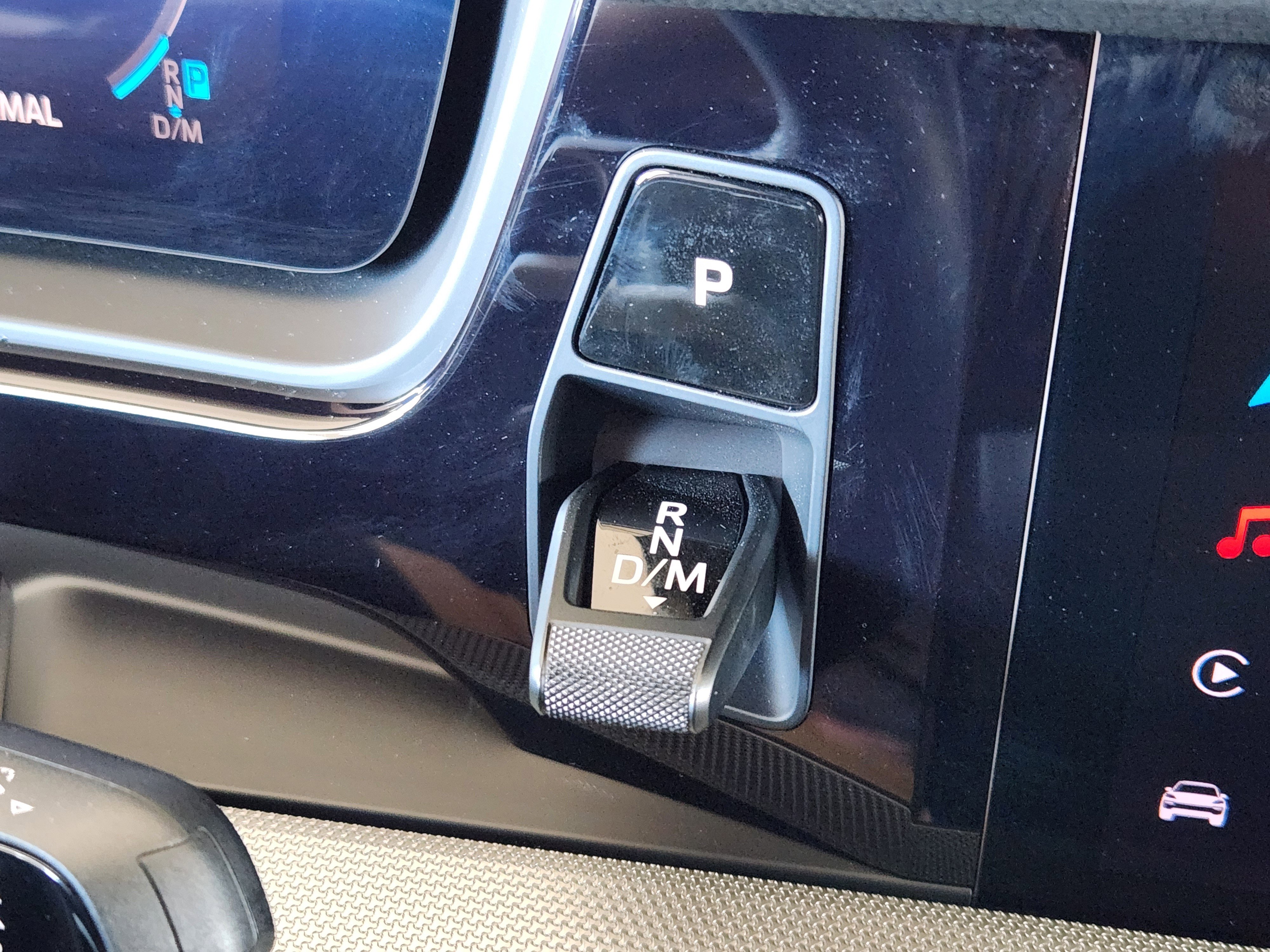 Certified 2025 Porsche Cayenne Coupe image 23