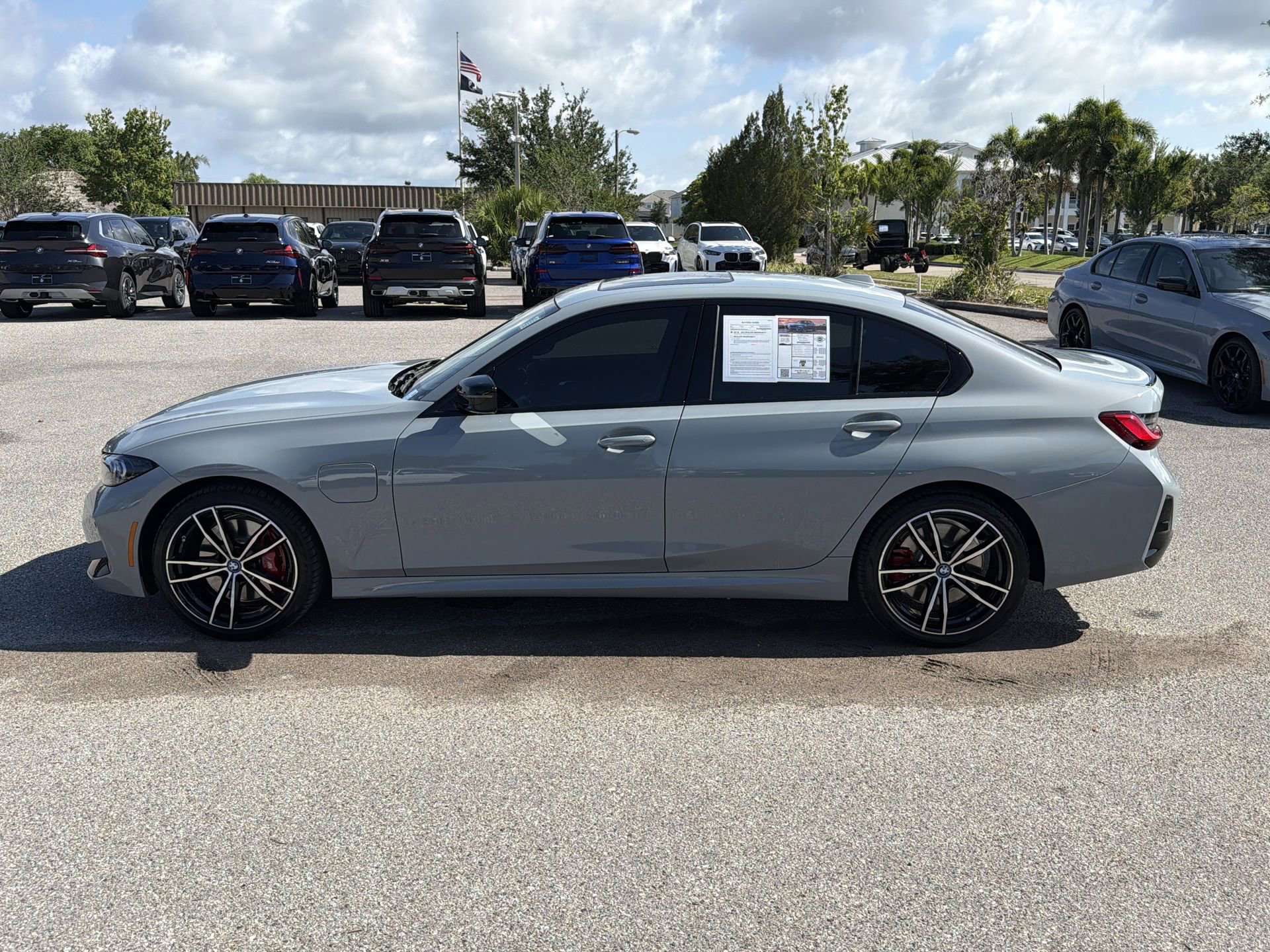 Certified 2024 BMW 330e w/ Premium Package RWD image 7
