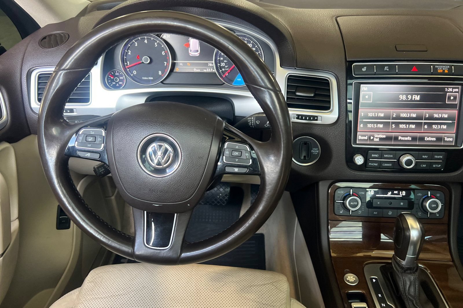 Used 2016 Volkswagen Touareg VR6 AWD/4WD image 15