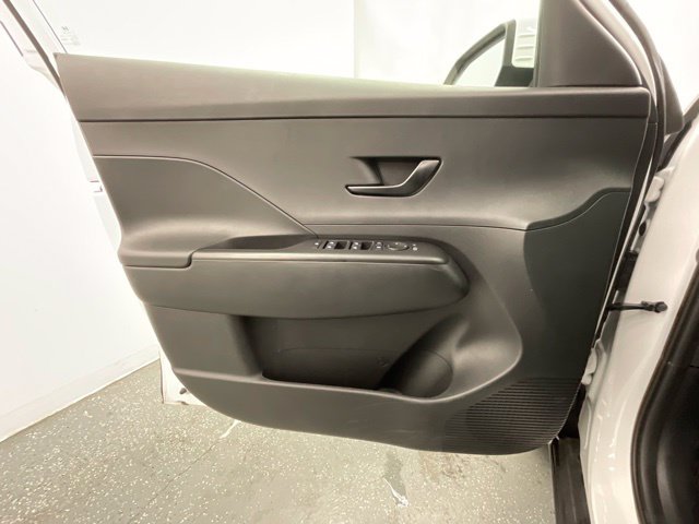Used 2025 Hyundai Kona SEL AWD/4WD image 9