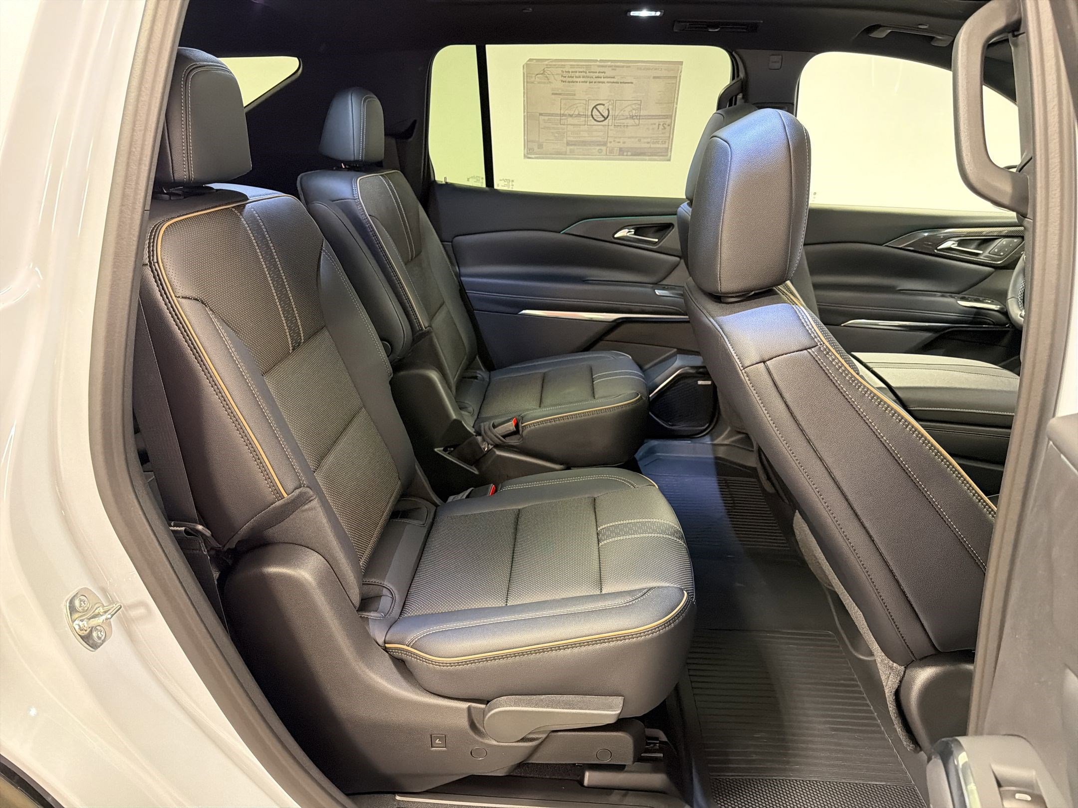 New 2026 Chevrolet Traverse High Country w/ LPO, Floor Liner Package image 30