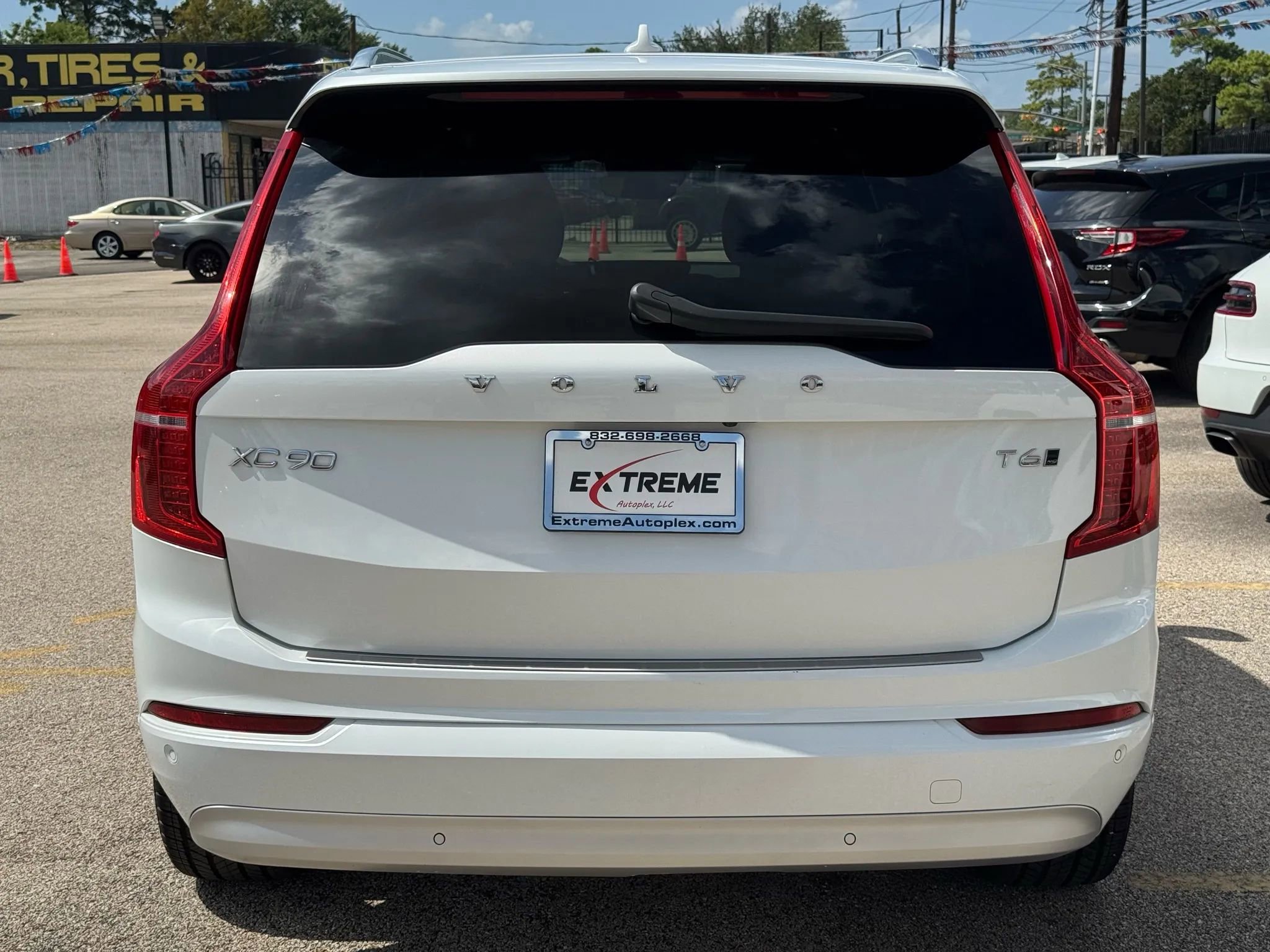 Used 2022 Volvo XC90 T6 Momentum w/ Advanced Package image 5