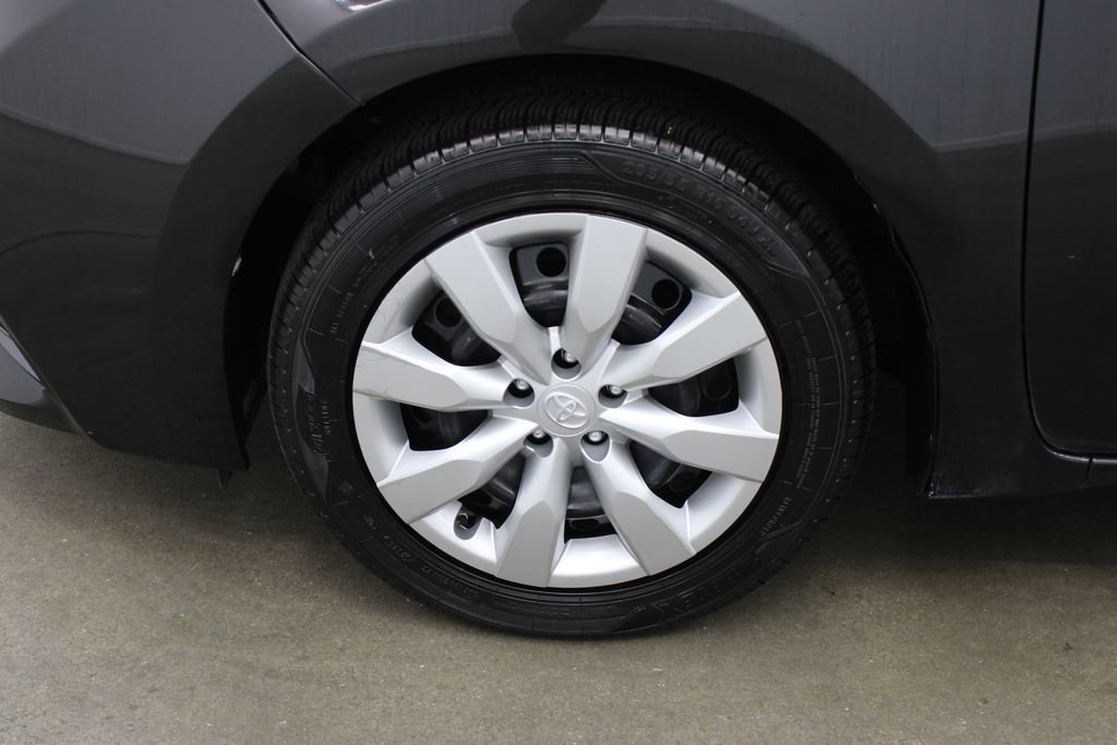Used 2016 Toyota Corolla LE FWD image 23