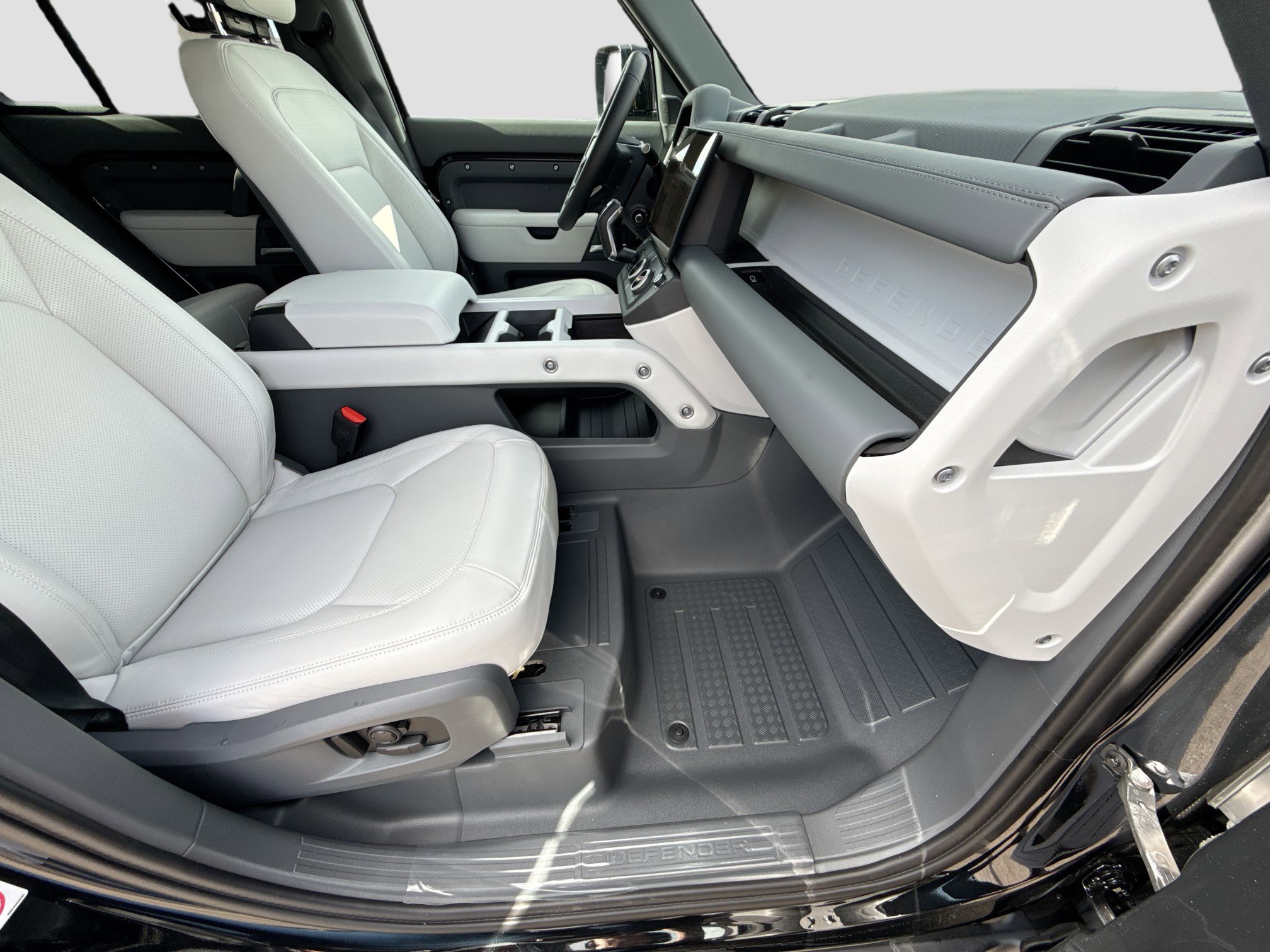 New 2026 Land Rover Defender 110 X-Dynamic SE image 15