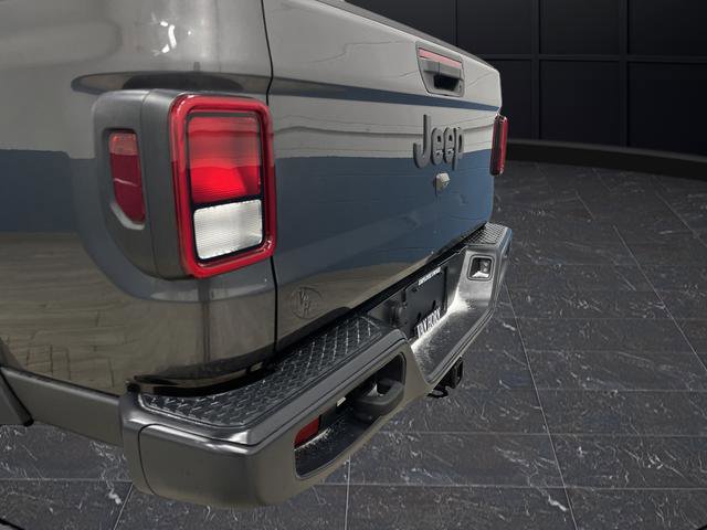 Used 2021 Jeep Gladiator Sport image 32