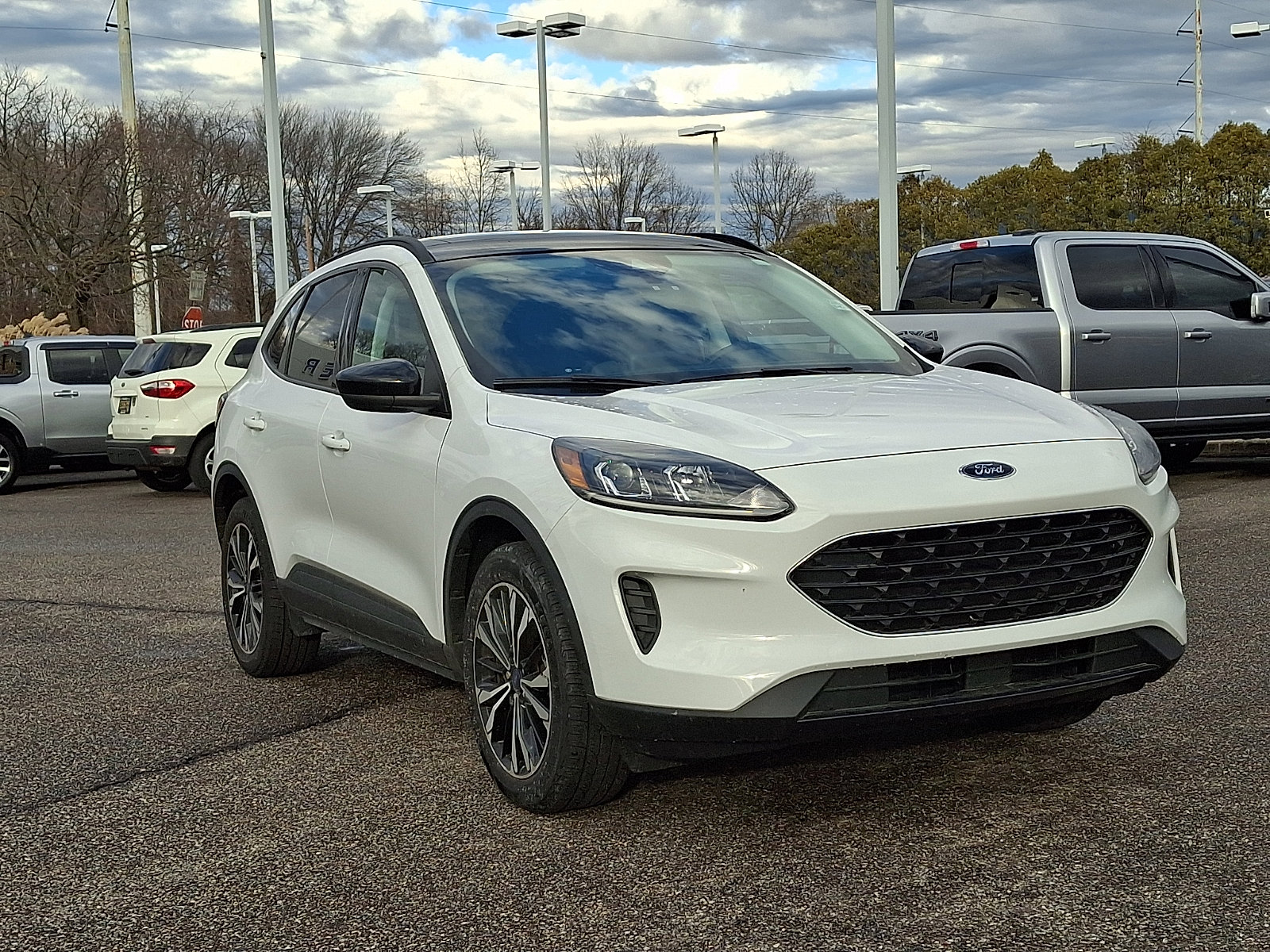 Certified 2022 Ford Escape SE w/ SE Sport Appearance Package image 2