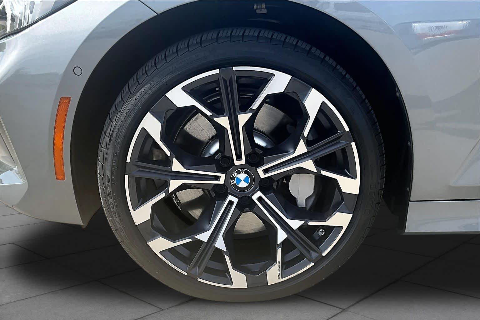 Used 2025 BMW 330i Sedan RWD image 10