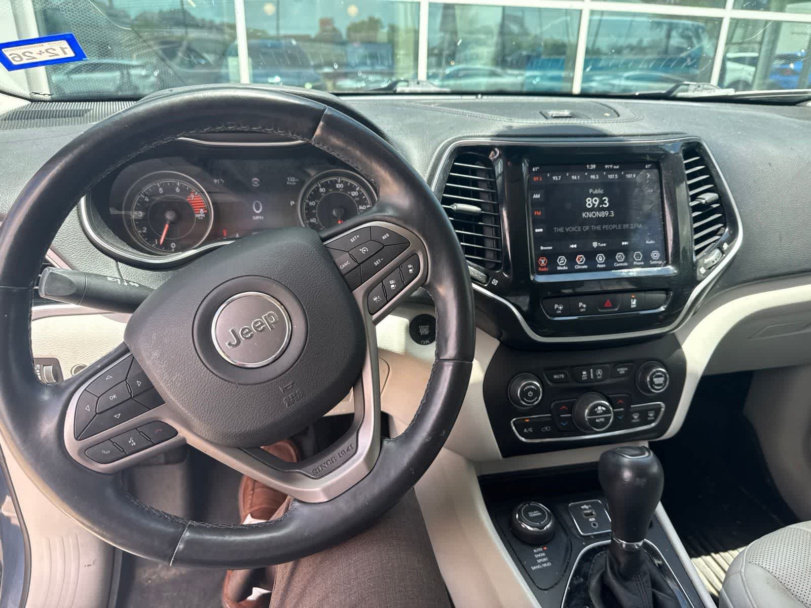 Used 2021 Jeep Cherokee Limited w/ Mopar Interior Package AWD/4WD image 9