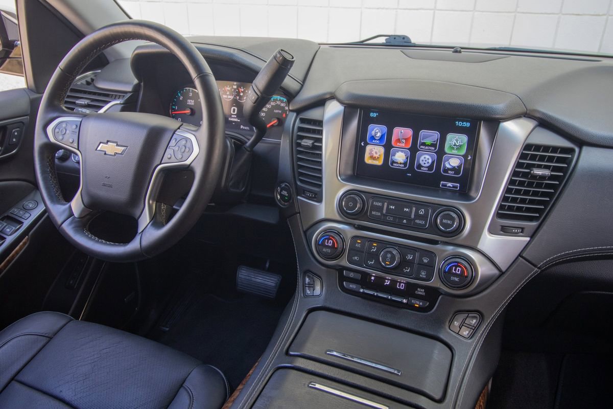 Used 2017 Chevrolet Suburban Premier AWD/4WD image 27