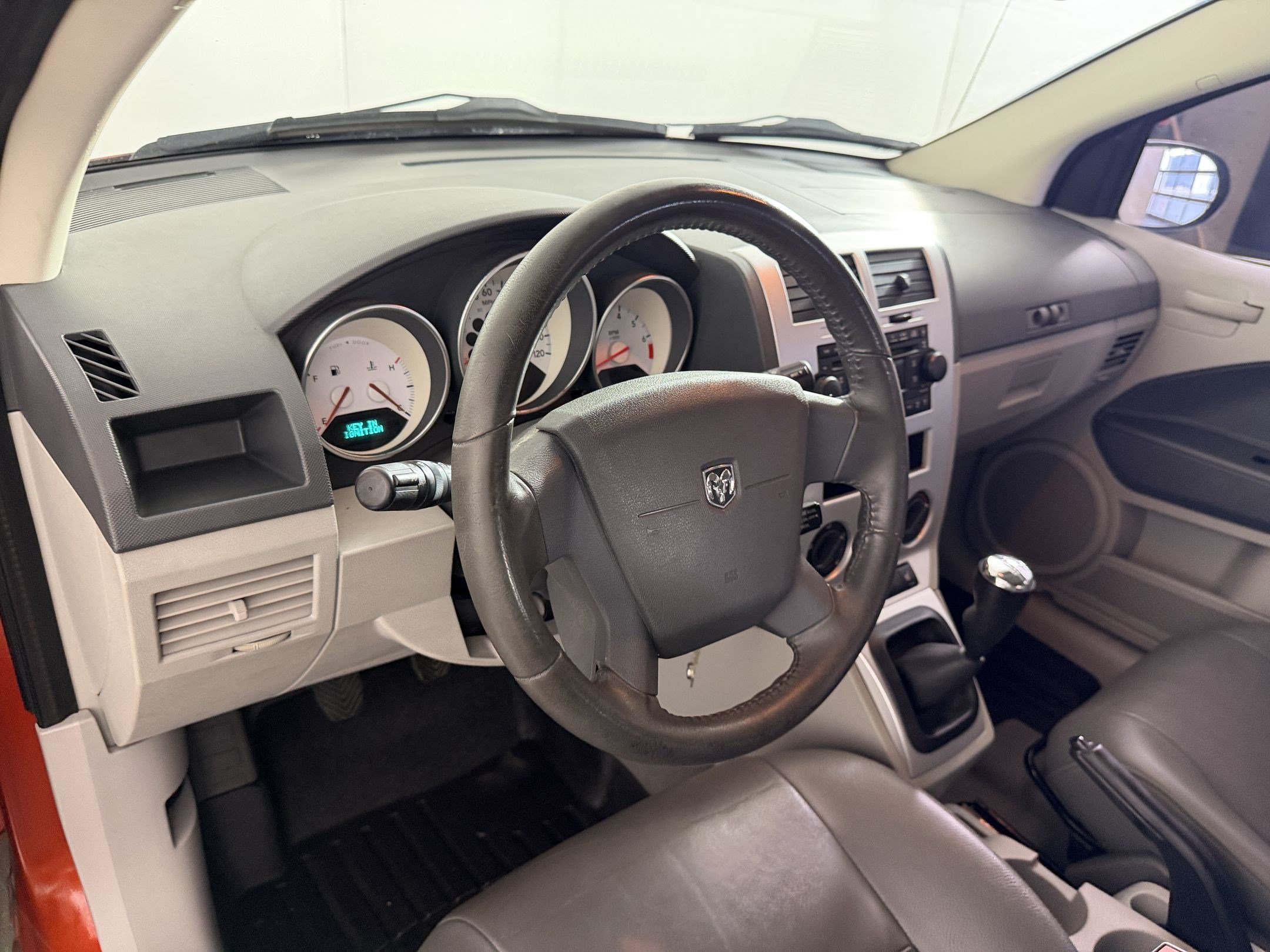 Used 2007 Dodge Caliber SXT w/ Leather Interior Group FWD image 4