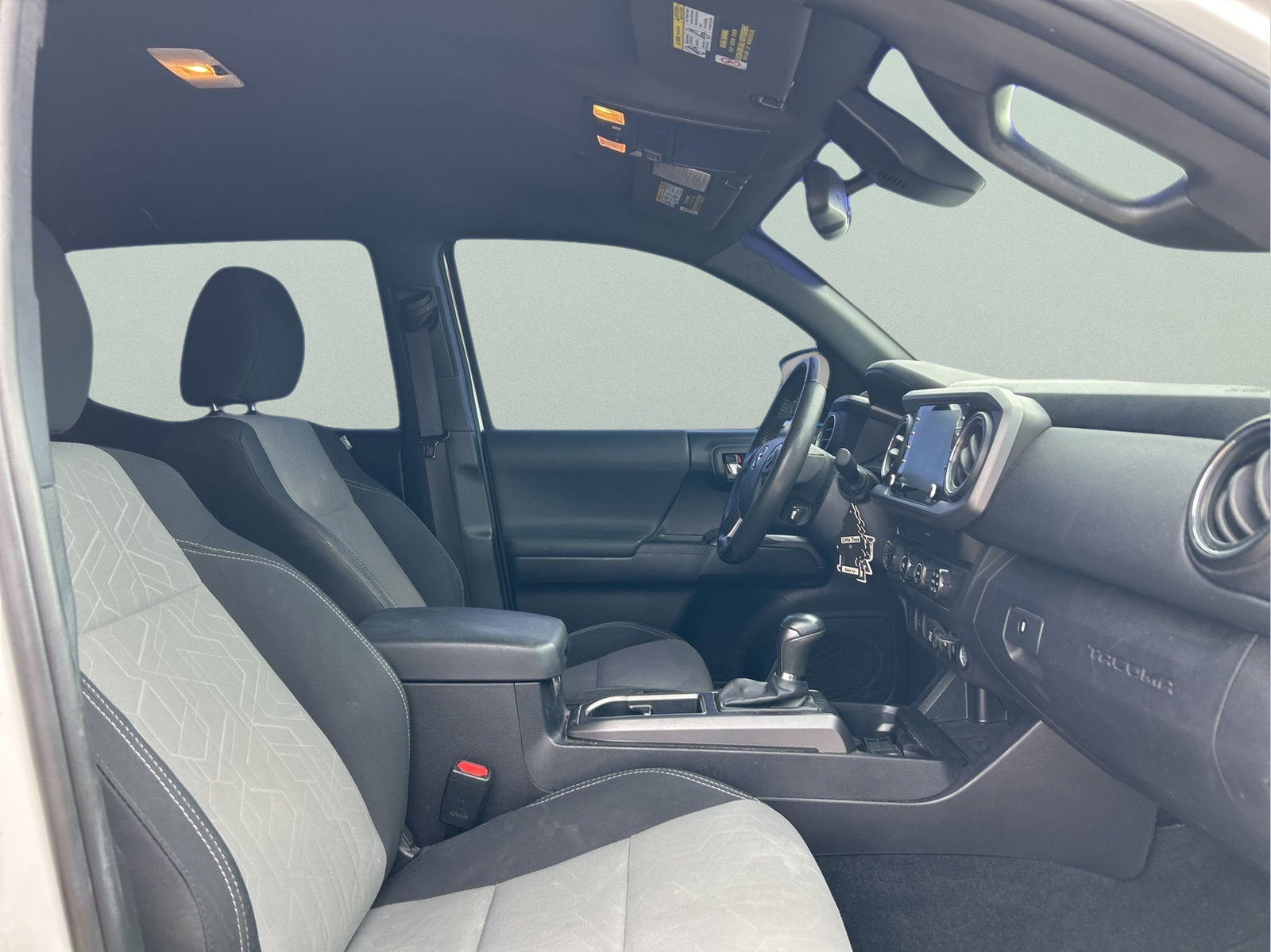 Used 2020 Toyota Tacoma TRD Sport AWD/4WD image 13