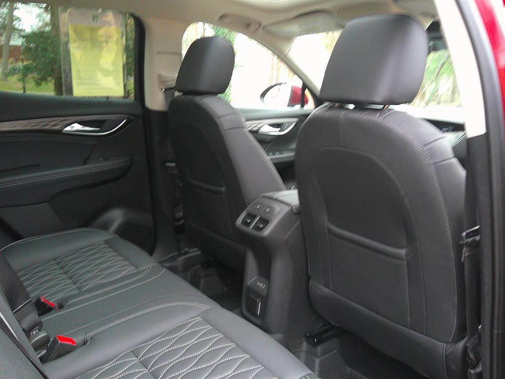 Used 2023 Buick Envision Avenir image 24