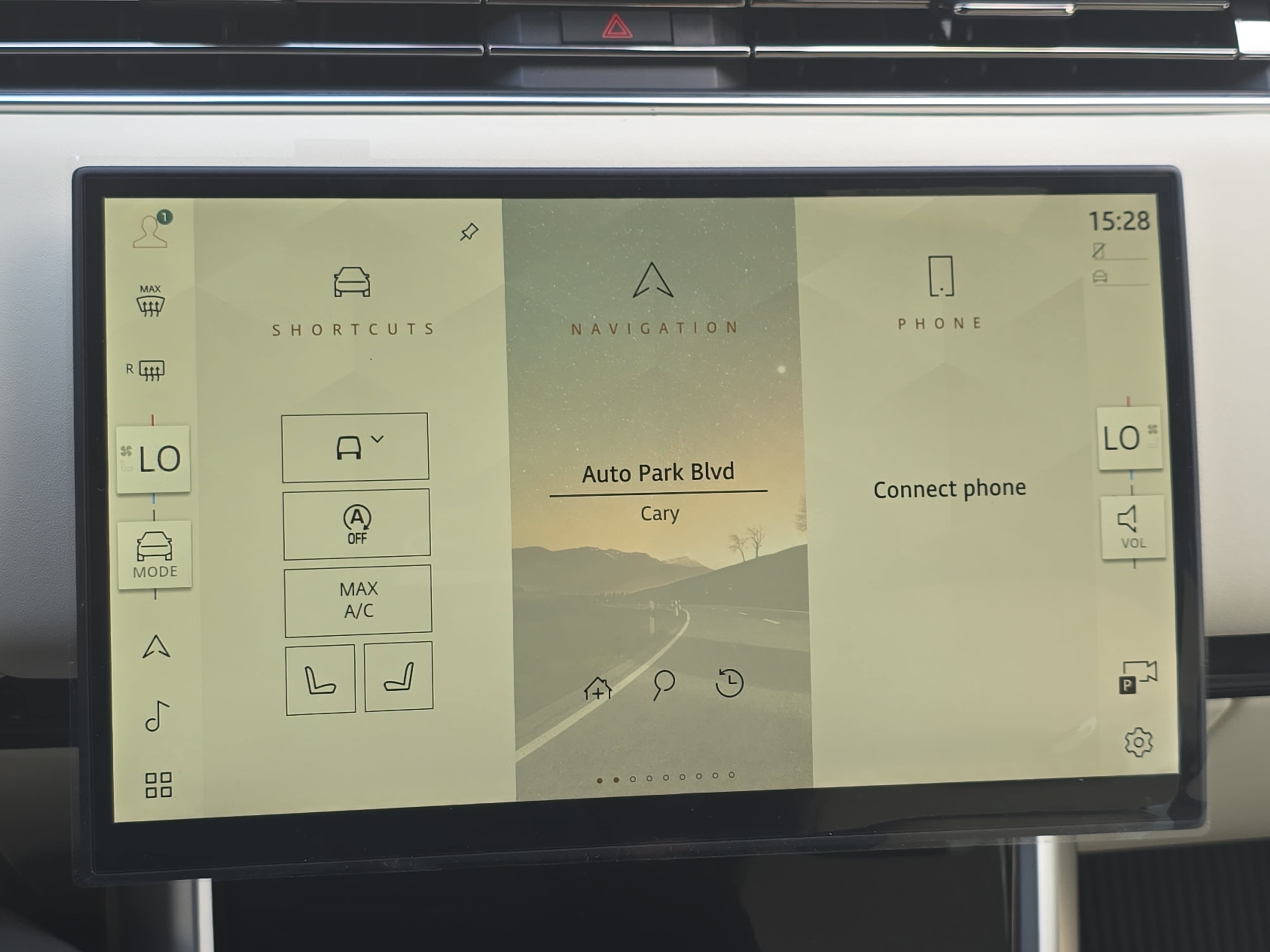New 2026 Land Rover Range Rover Long Wheelbase SE AWD/4WD image 21