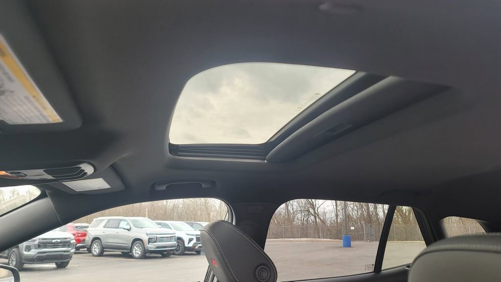 New 2026 Chevrolet Trax RS w/ Sunroof Package image 25