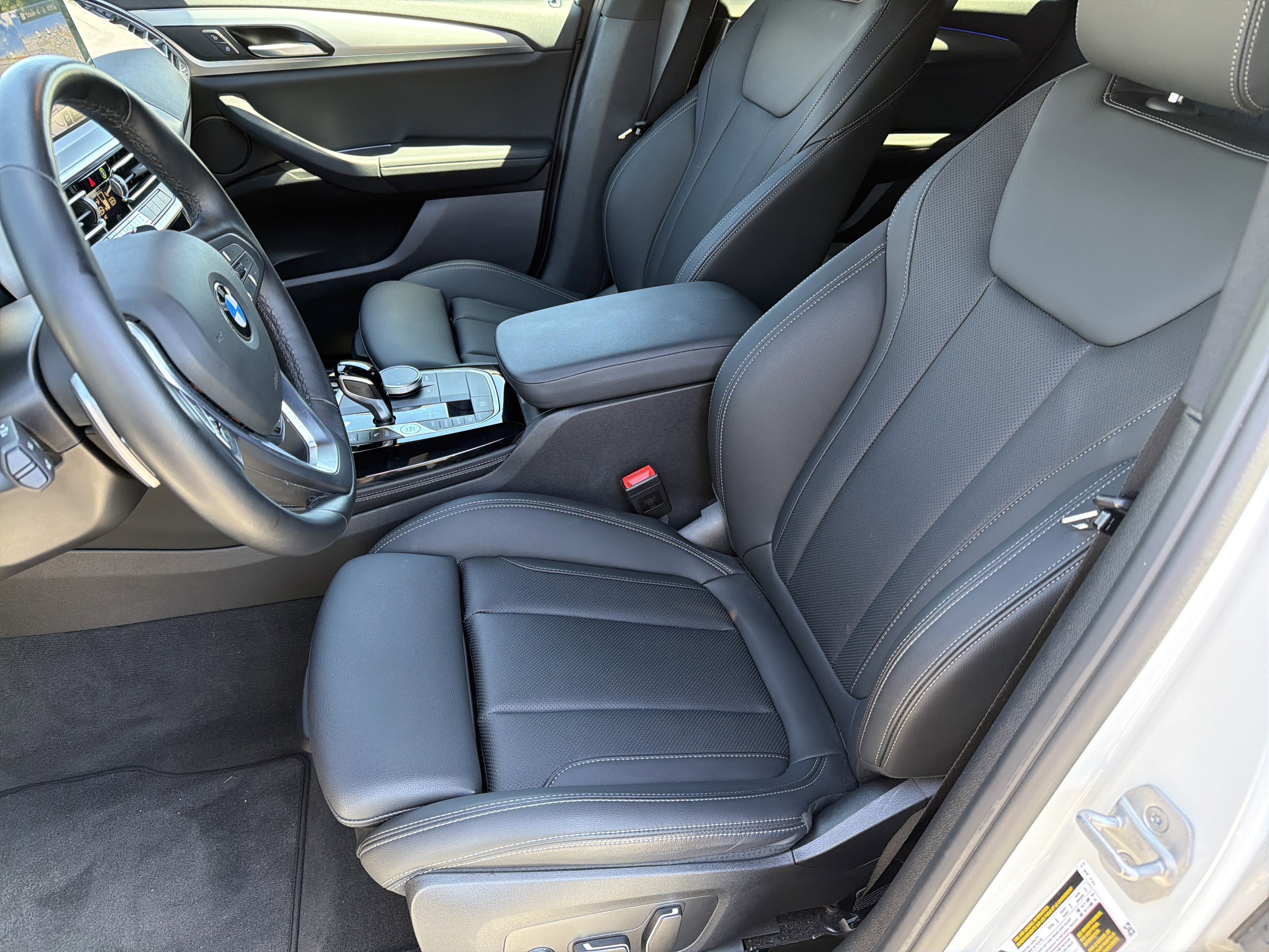 Used 2025 BMW X4 xDrive30i AWD/4WD image 19