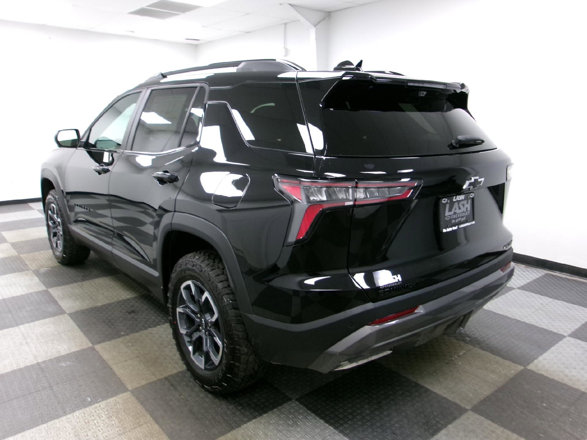 New 2026 Chevrolet Equinox ACTIV w/ Convenience Package III image 2