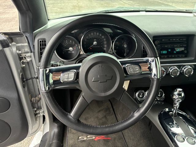 Used 2006 Chevrolet SSR w/ Preferred Equipment Group RWD image 14