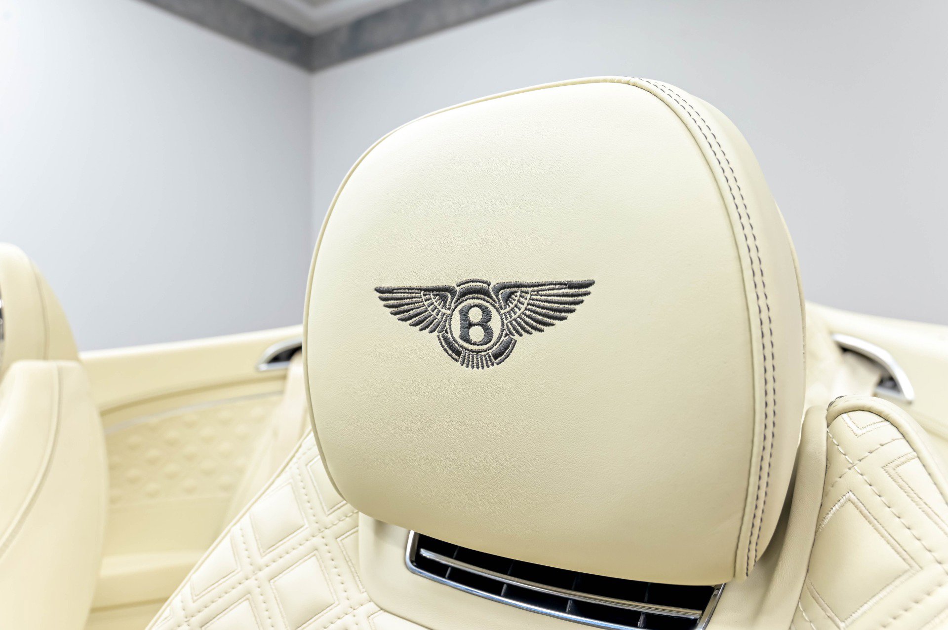 Used 2020 Bentley Continental GT AWD/4WD image 9