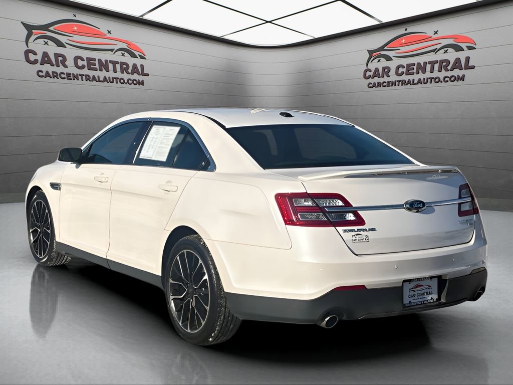 Used 2019 Ford Taurus Limited image 3