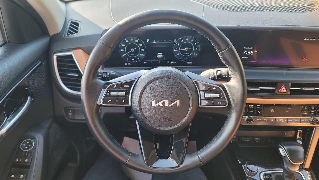 Used 2025 Kia Seltos EX w/ EX Sunroof Package FWD image 20