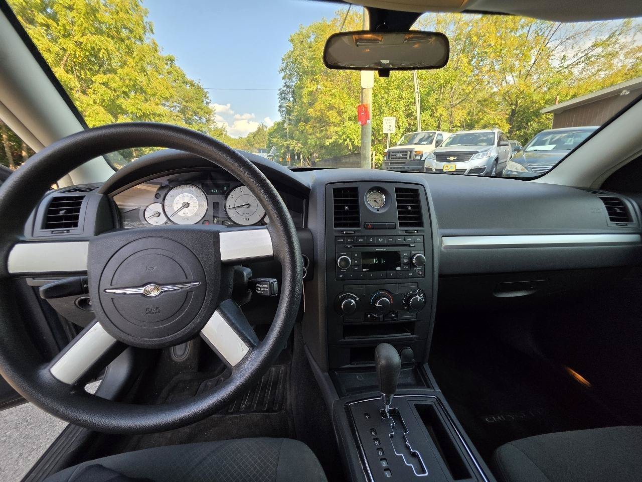 Used 2008 Chrysler 300 LX RWD image 12