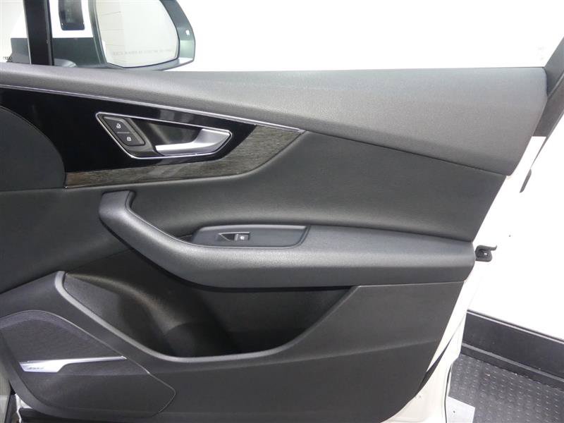 Used 2019 Audi Q7 3.0T Prestige w/ Prestige Package AWD/4WD image 19