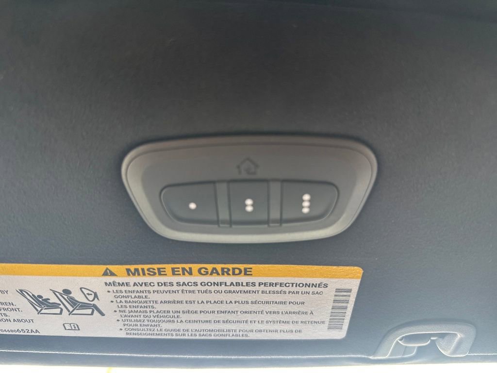 New 2026 Chrysler Pacifica Pinnacle image 25