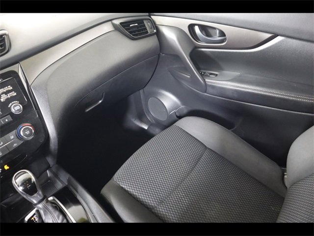 Used 2018 Nissan Rogue Sport S image 19