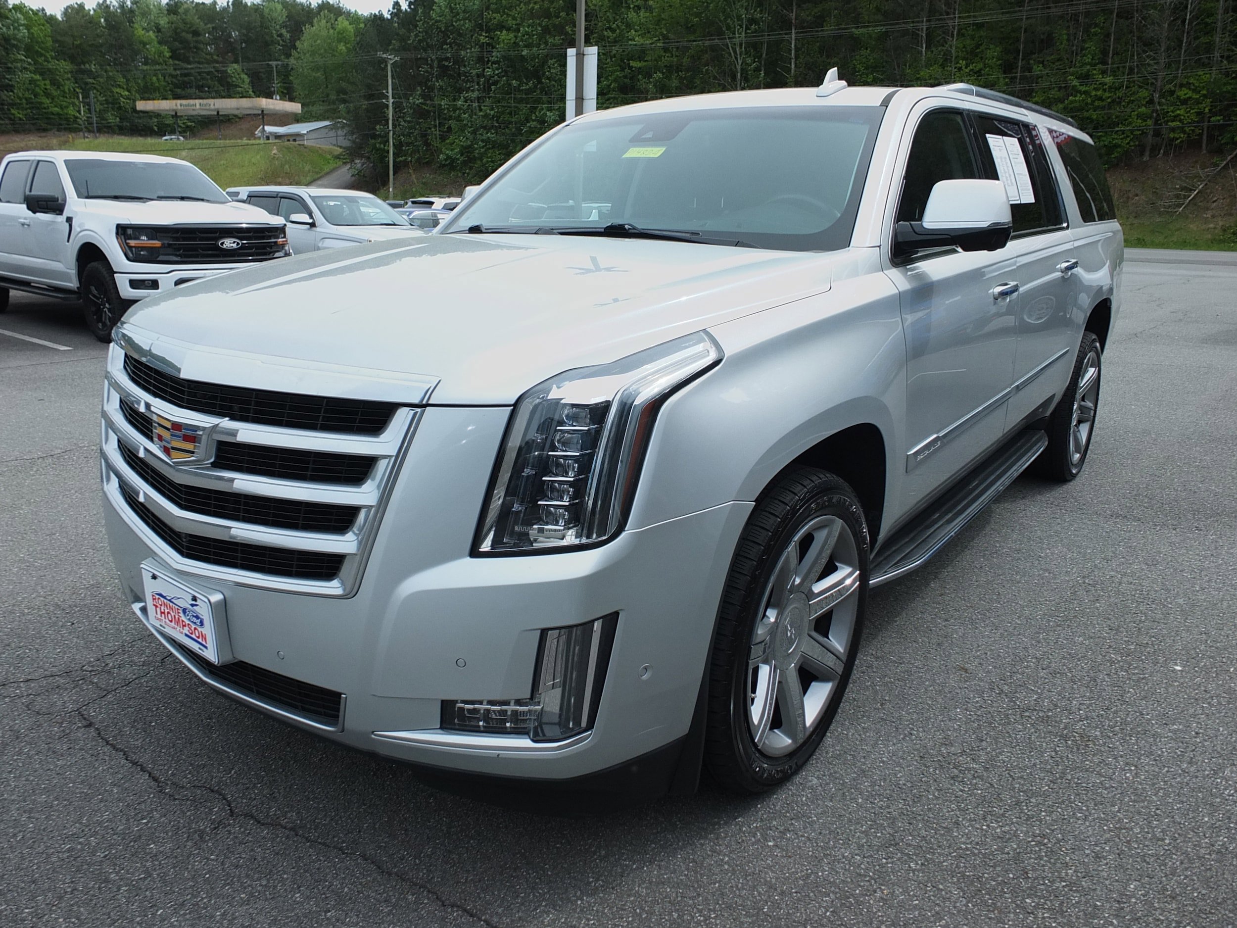 Used 2020 Cadillac Escalade ESV Luxury AWD/4WD image 7