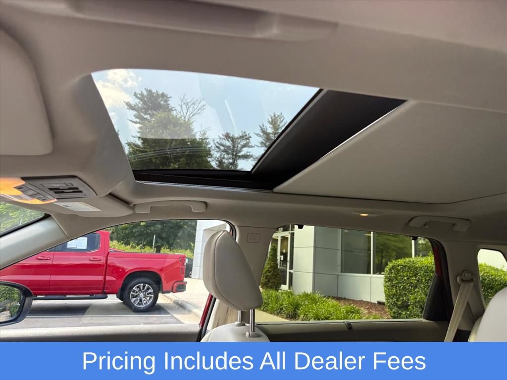Used 2025 Nissan Rogue SV w/ SV Premium Package AWD/4WD image 13