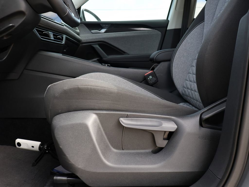 Used 2025 Volkswagen Tiguan S AWD/4WD image 34