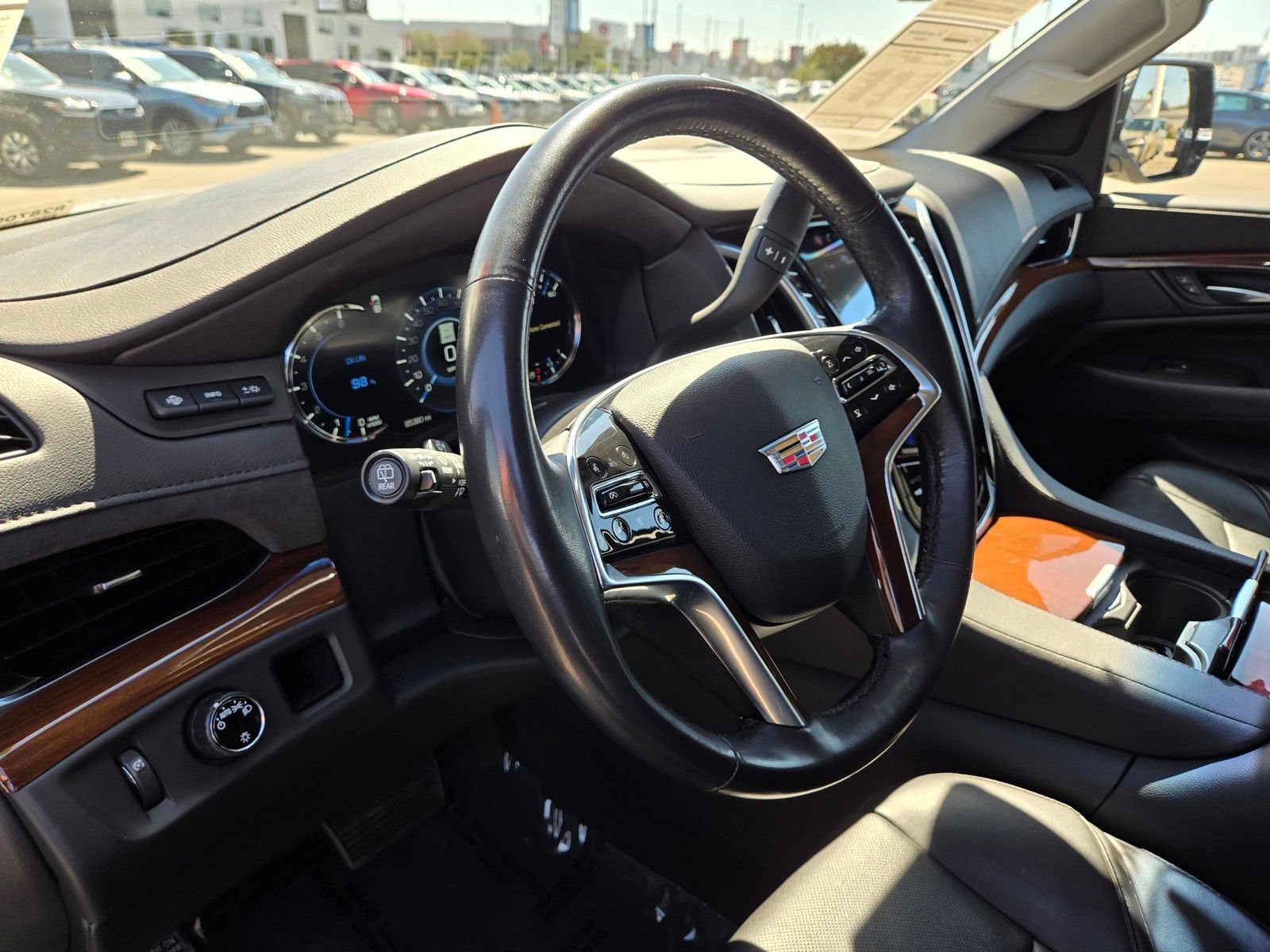 Used 2020 Cadillac Escalade Luxury RWD image 13