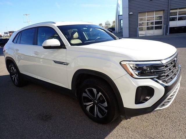 Used 2024 Volkswagen Atlas Cross Sport SE image 8