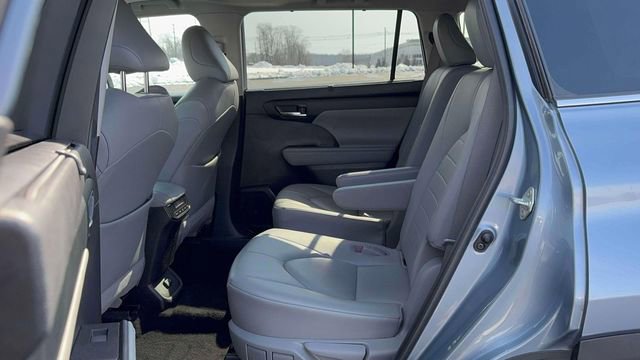 Used 2020 Toyota Highlander XLE image 10