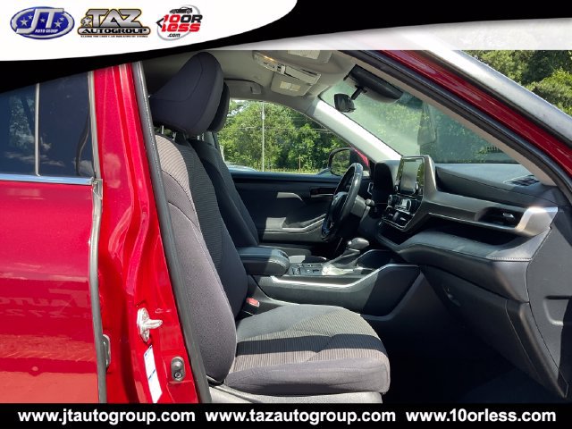 Used 2020 Toyota Highlander LE AWD/4WD image 14