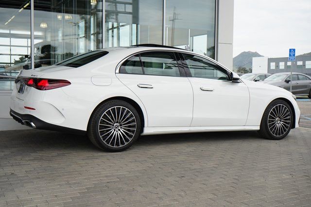New 2026 Mercedes-Benz E 350 4MATIC Sedan image 9
