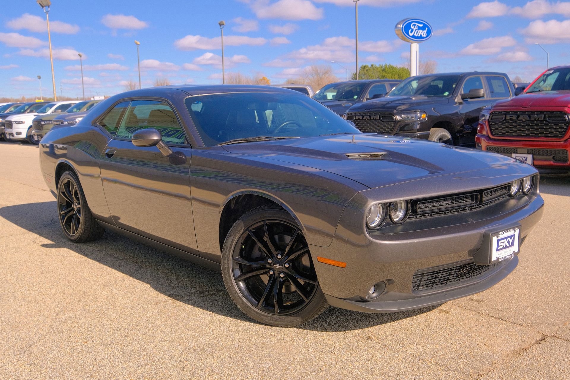 Used 2018 Dodge Challenger SXT Plus image 12