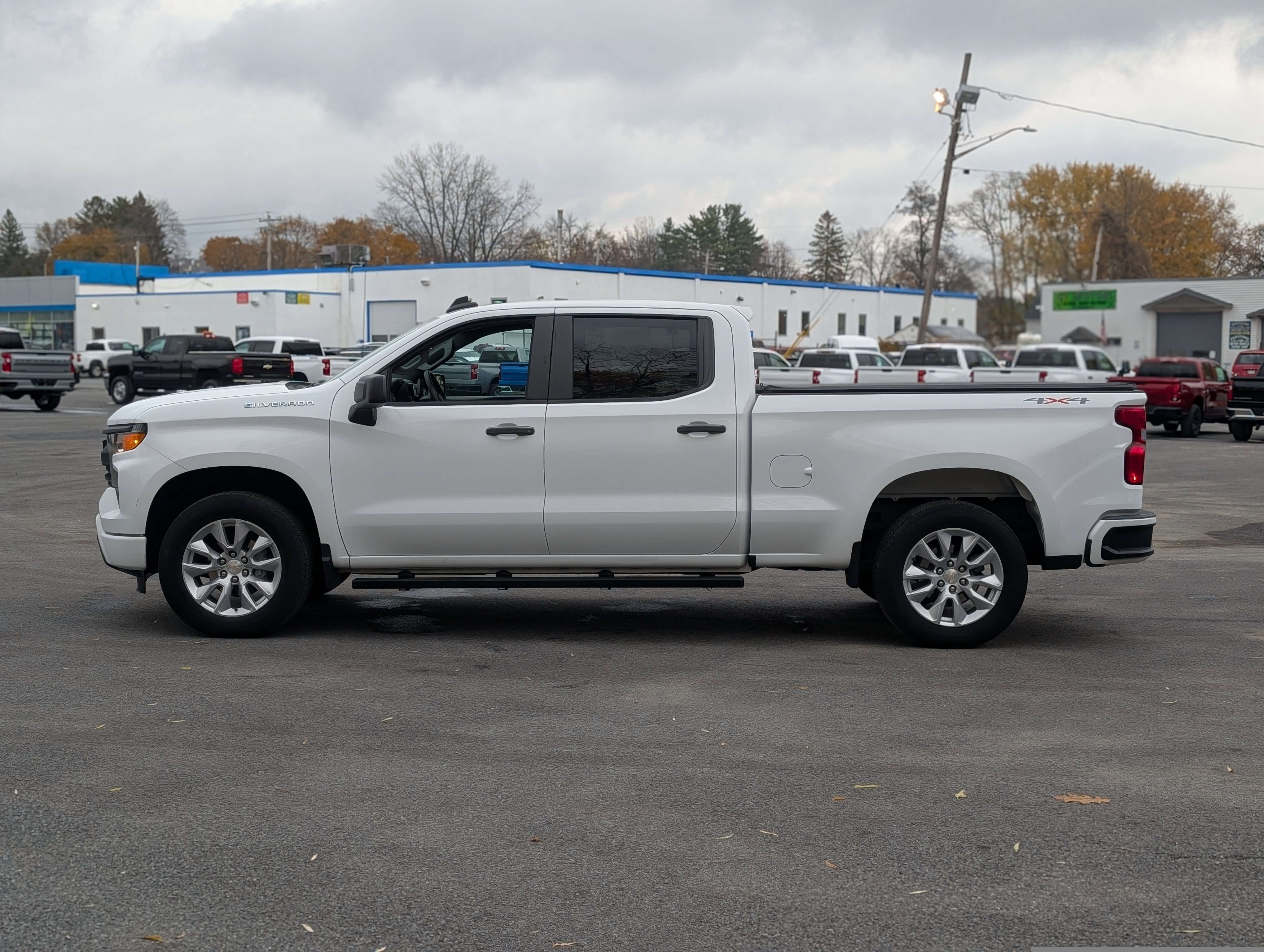 Used 2023 Chevrolet Silverado 1500 Custom image 11