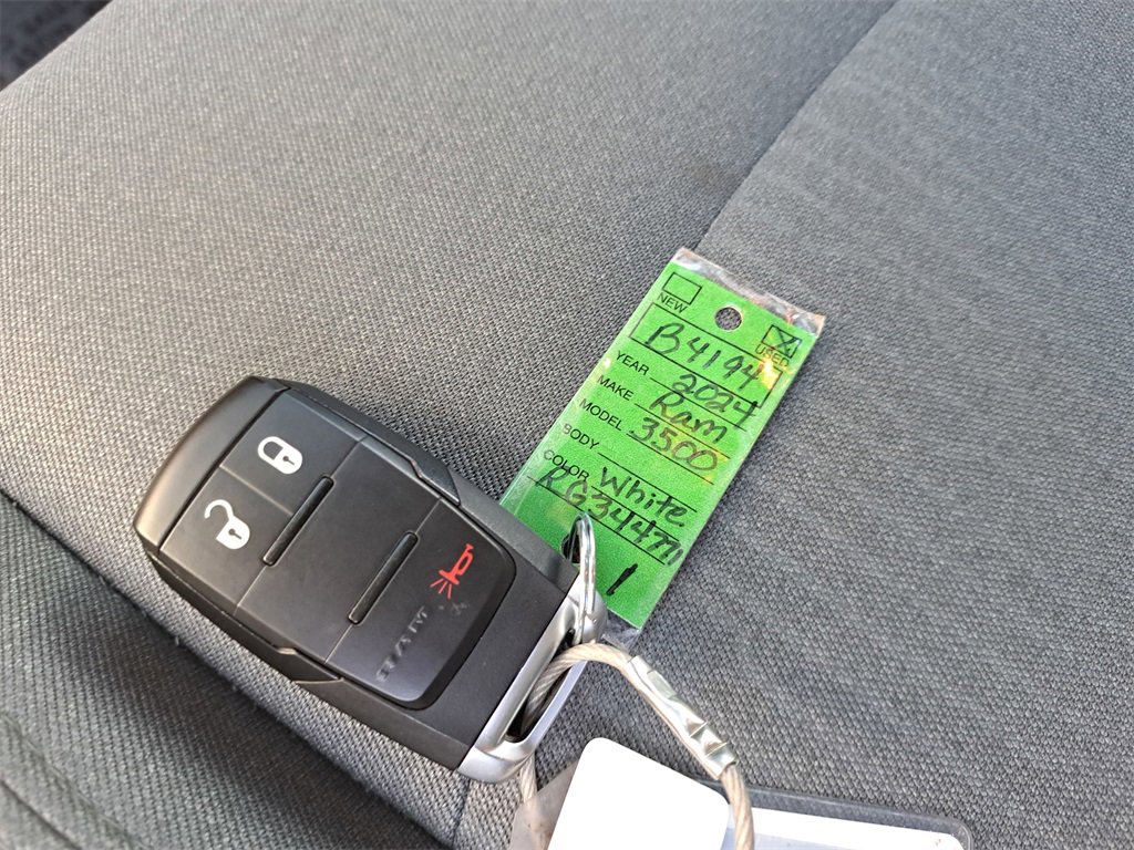 Used 2024 RAM 3500 Big Horn image 34