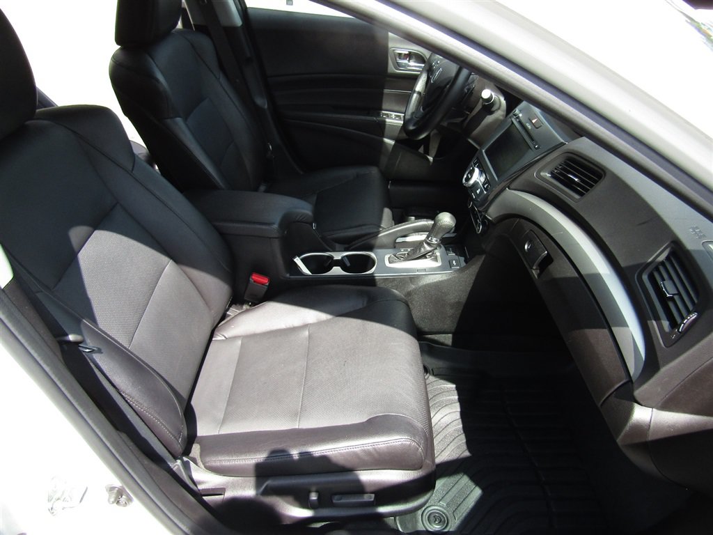 Used 2018 Acura ILX w/ Premium Package FWD image 18