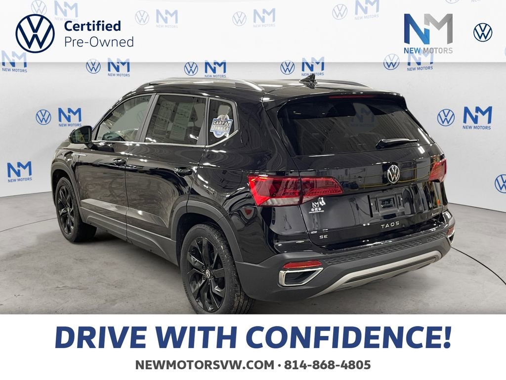 Used 2023 Volkswagen Taos SE w/ Panoramic Sunroof Package image 3