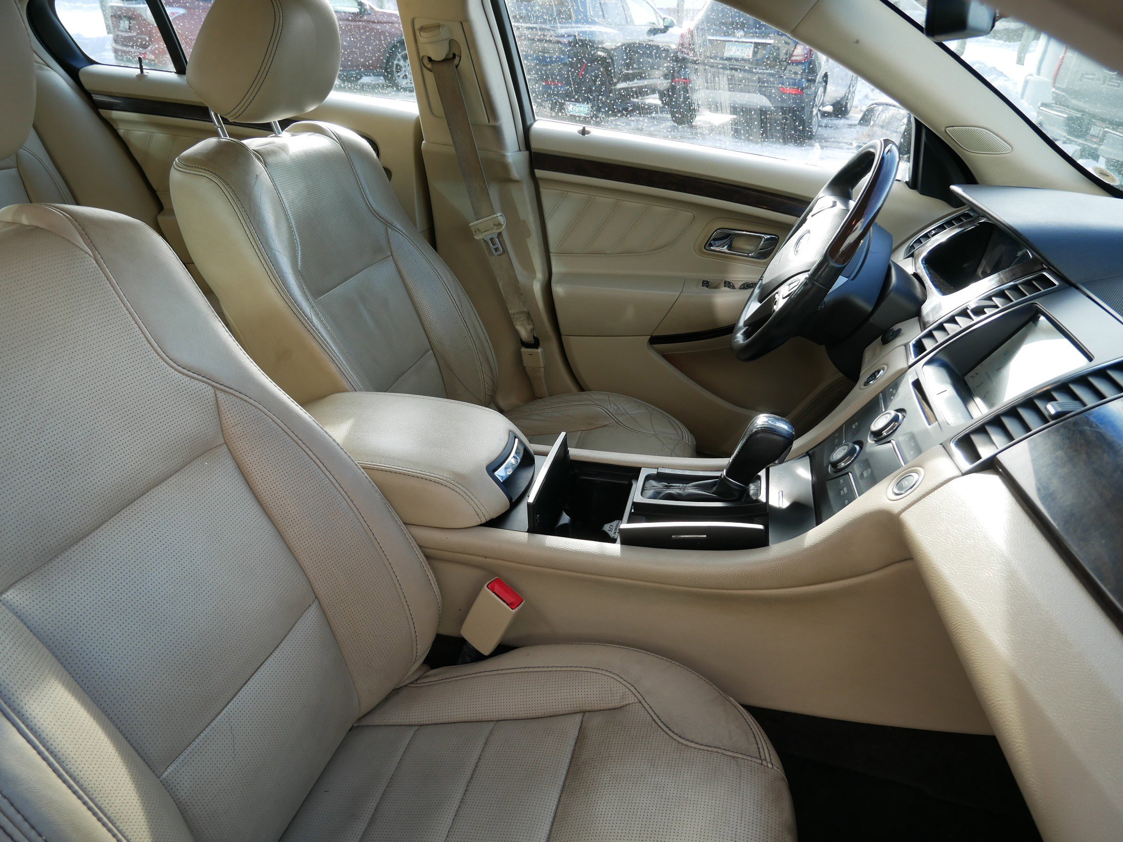 Used 2016 Ford Taurus Limited image 23